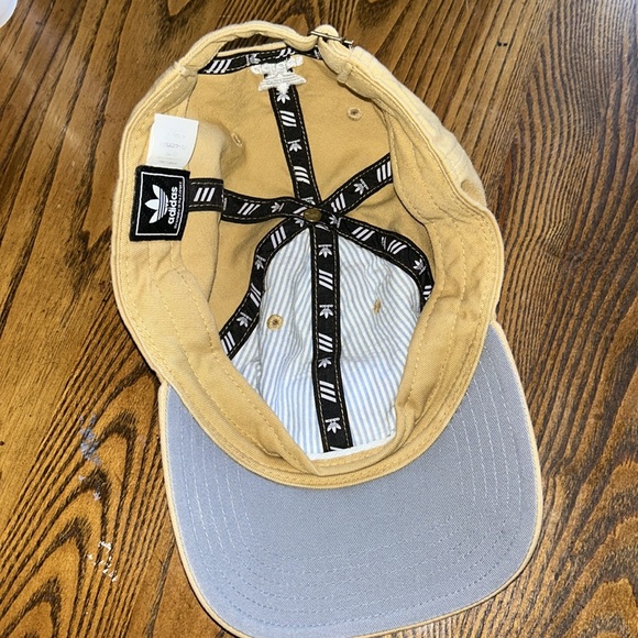 Adidas cap - Picture 5 of 10